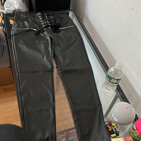 Lace up faux leather leggings from Ravewonderland - size M brand new 🖤✨ - Picture 1 of 7